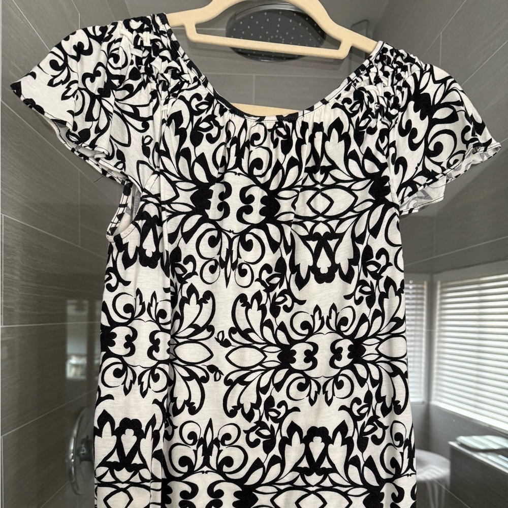 Elle Black and White Smocked Blouse with Short Sleeves